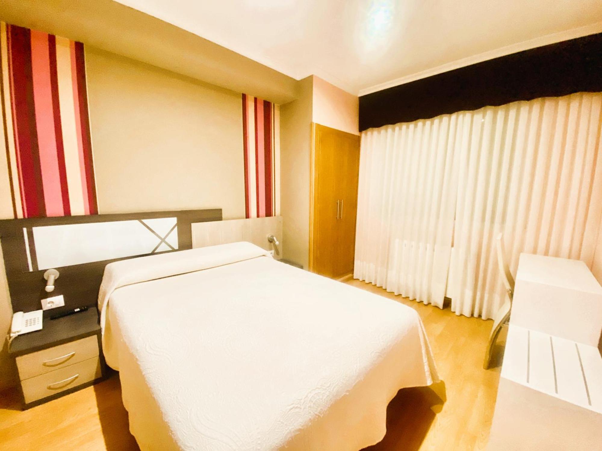 Hotel Spa Galatea Burela Екстер'єр фото
